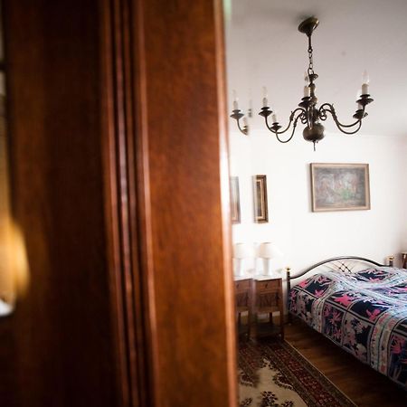 Chateau Neufays Theux Rom bilde