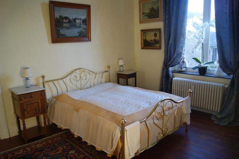 Chateau Neufays Theux Rom bilde