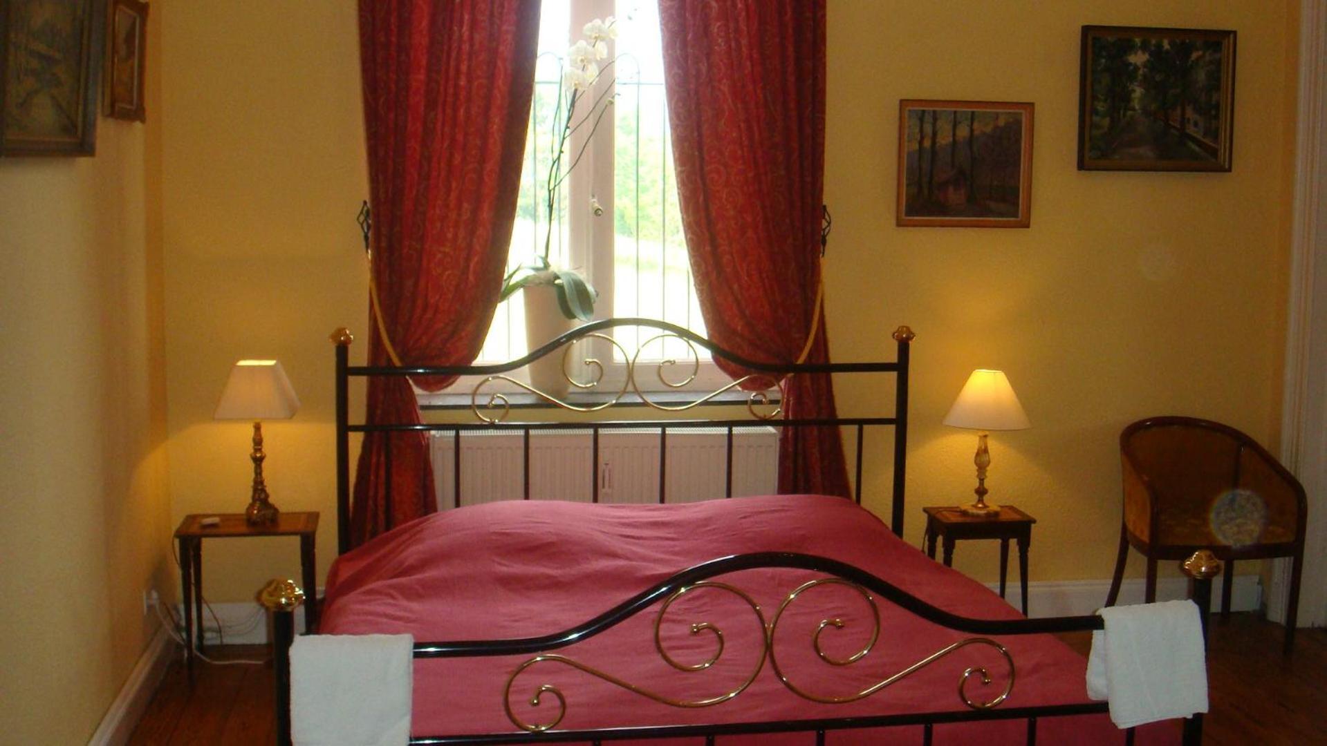 Chateau Neufays Theux Rom bilde