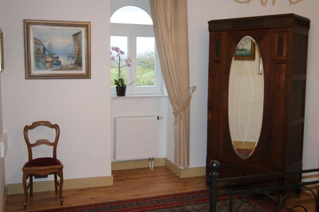 Chateau Neufays Theux Rom bilde