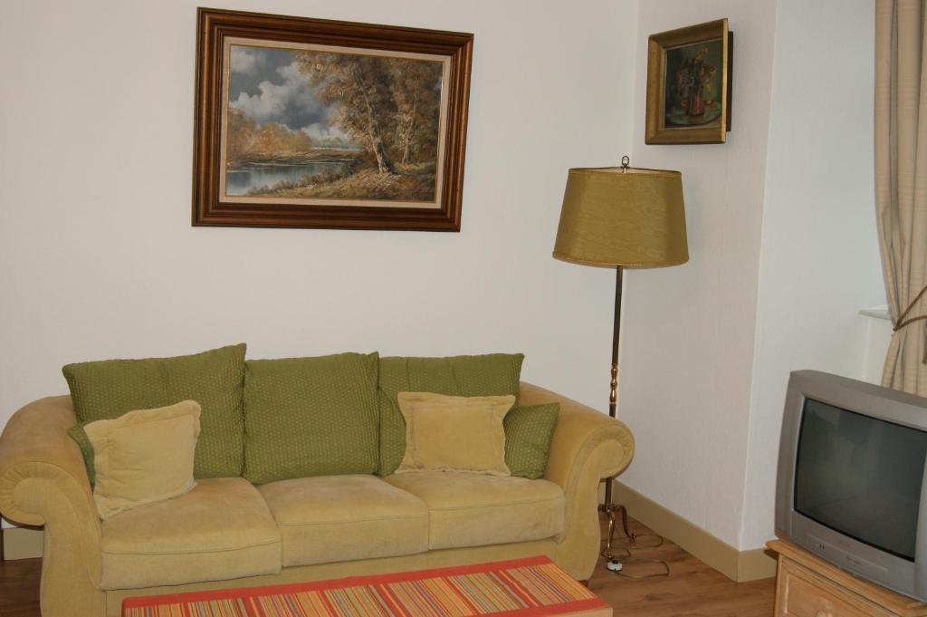 Chateau Neufays Theux Rom bilde