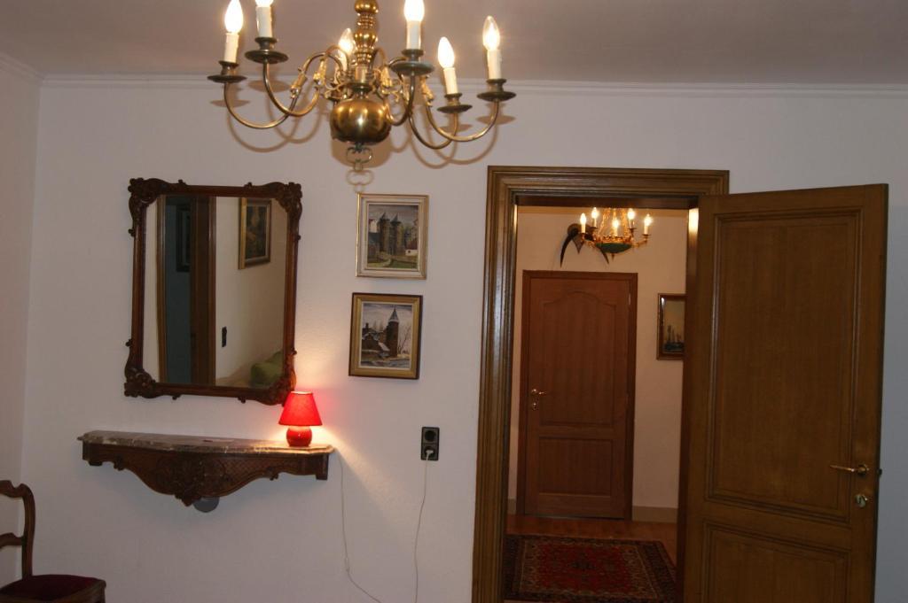 Chateau Neufays Theux Rom bilde