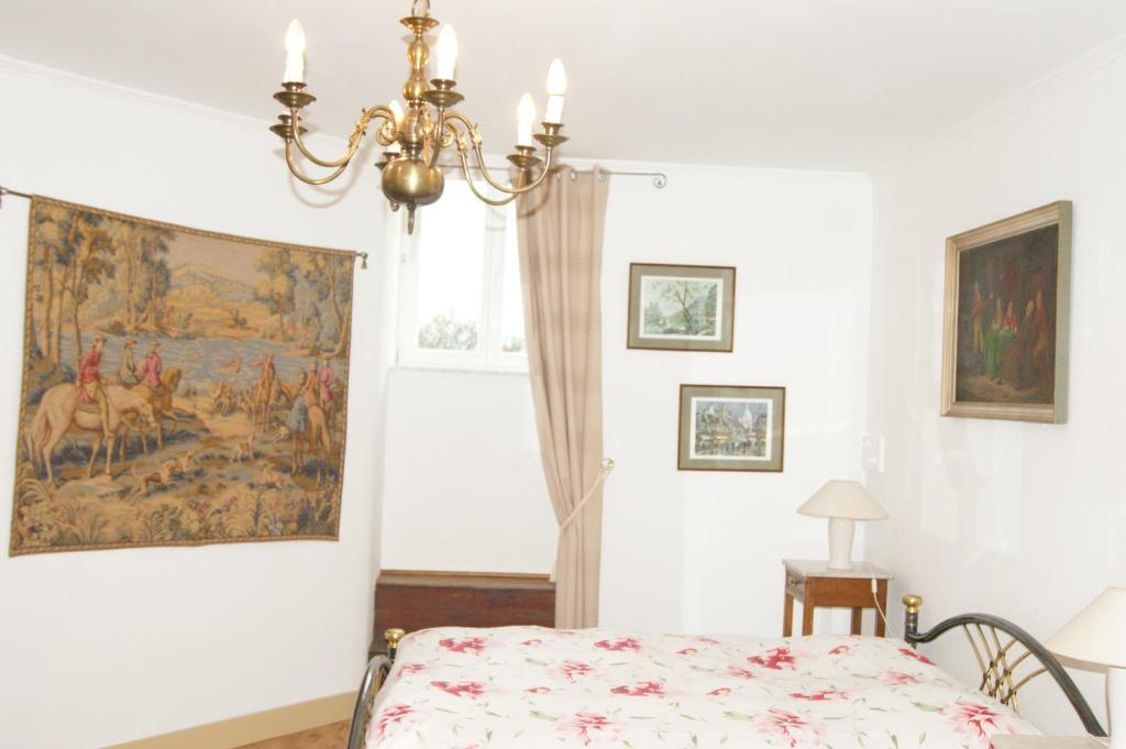 Chateau Neufays Theux Rom bilde